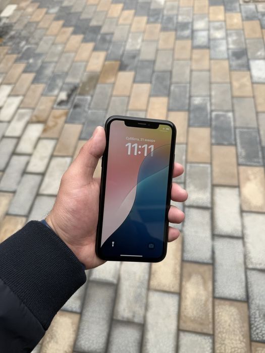 IPhone xr 64gb srochna sotiladi