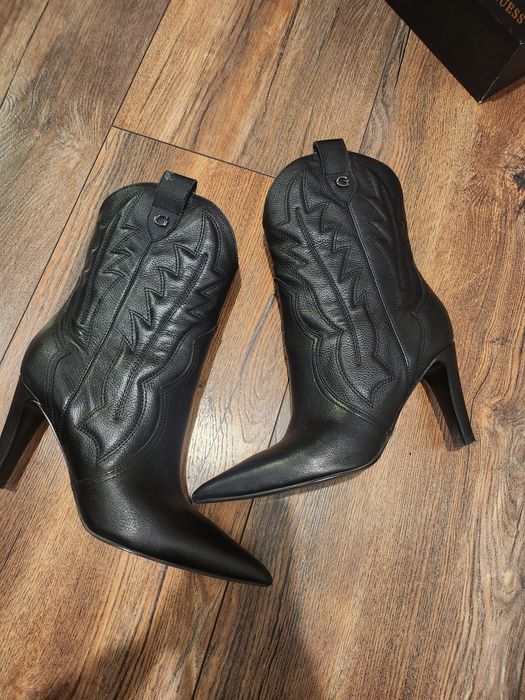 Дамски ботуши Guess 37н