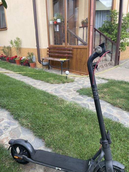 Vand trotineta electrica navee v40 i pret 1700 lei negociabil