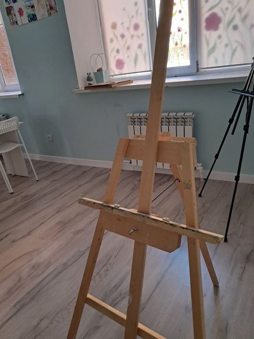 Мольберт/холст продам