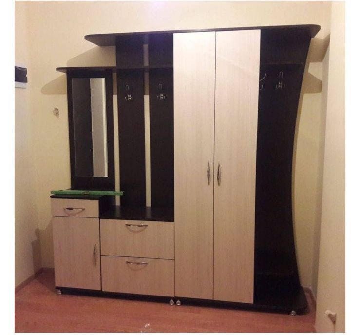 Продам прихожую.