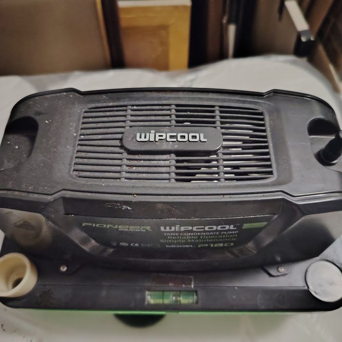 Продаю помпу WIPCOOL P180.