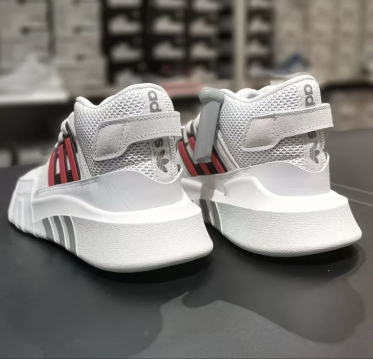 Adidas кроссовки
