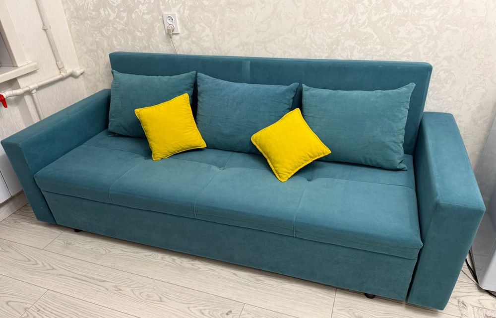 Диван в хорошем состояний