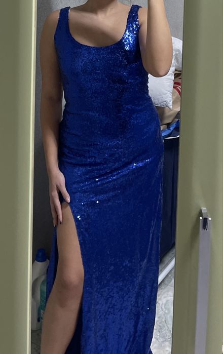 Рокля с пайети в кралско синьо