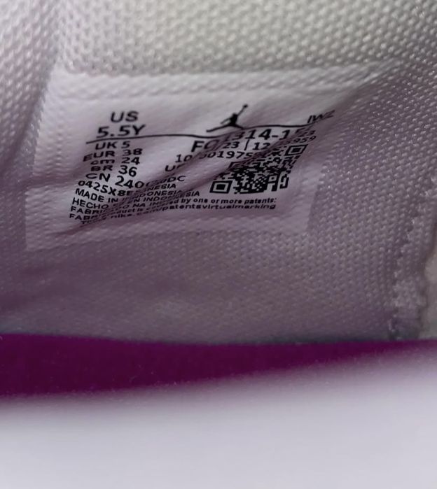 Jordan 4 Hyper Violet