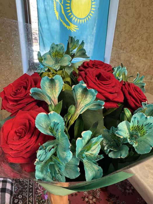 Цветы букеты срочно продам