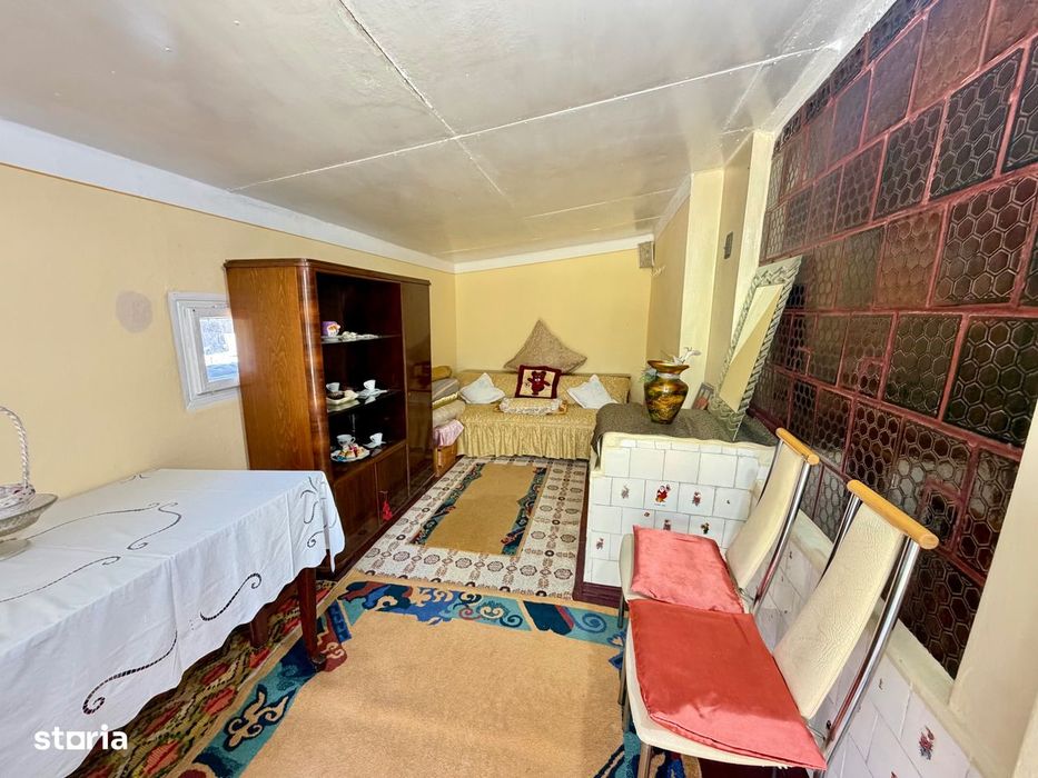 Casă cu 3 camere și teren de 1700 mp