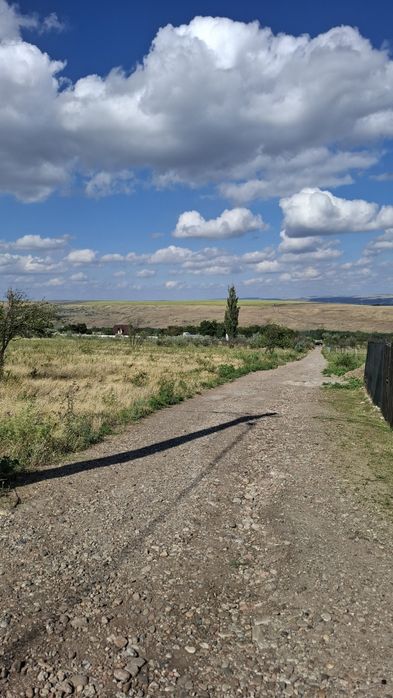 2 Terenuri  Intravilane perfect pentru construit case, hală afacere ..