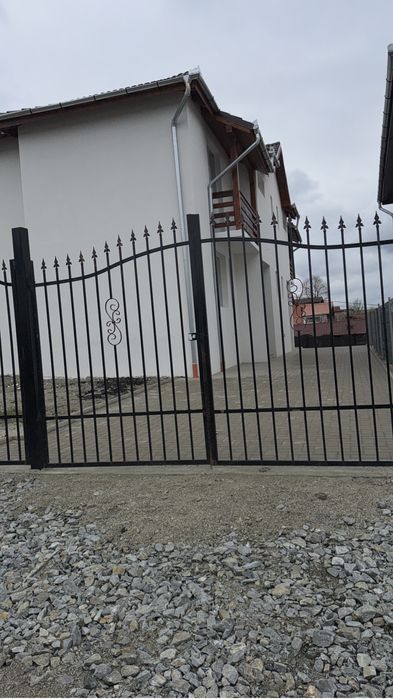 Vand casa singur in curte Cisnadie !