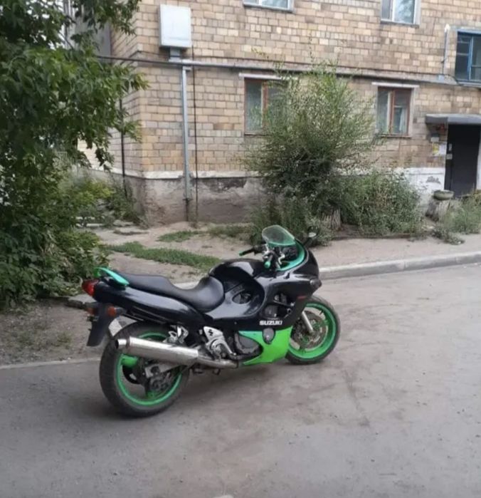 Suzuki katana GSX 750F 2002