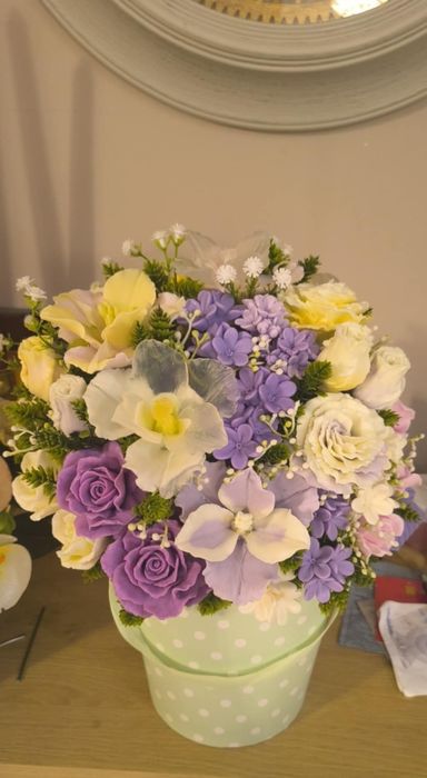 Аранжировка от ароматни сапунени цветя