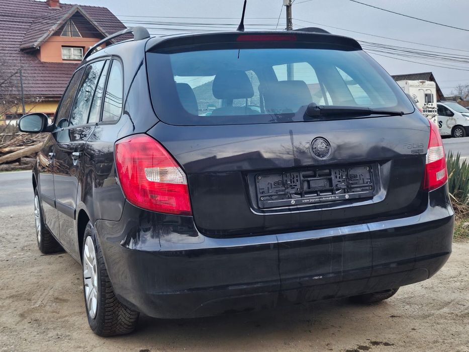 Vând skoda fabia 2009