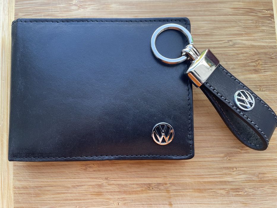 Portofel si breloc cu sigle auto