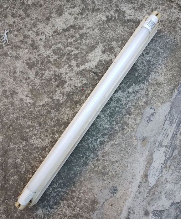 Vând neon cu tub LED