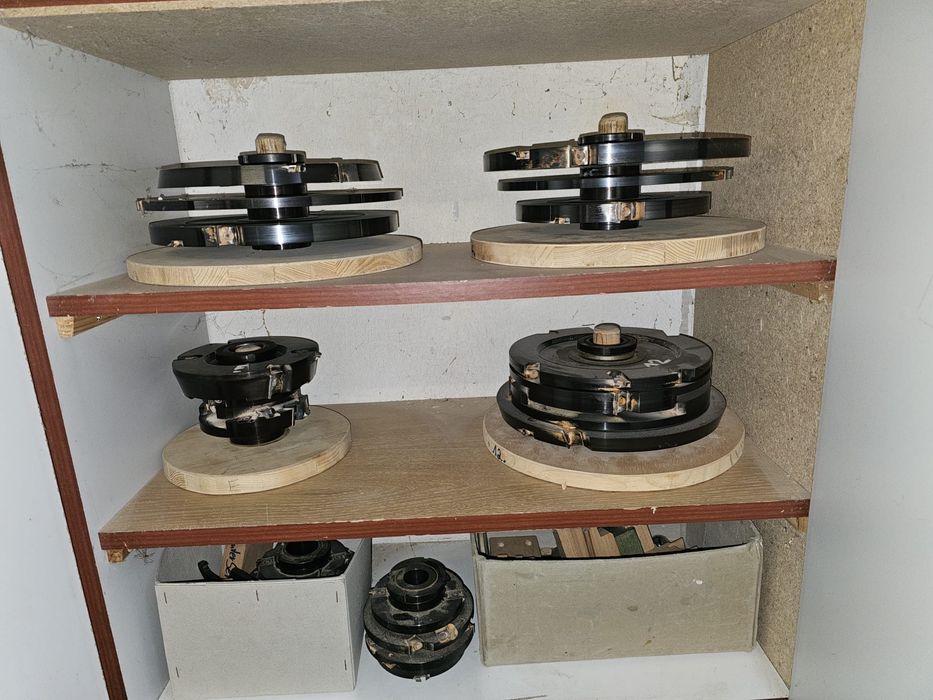 Freza usi si ferestre Okoma