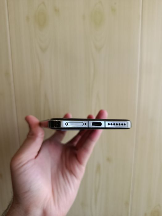 Xiaomi 14 Pro Black 16/512 Holat yahshi Full Komplekt China versia