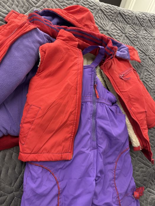 Зимний комбинезон на 3-5 лет.