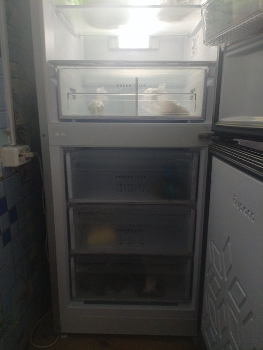 Продам холодильник