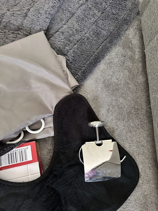 Diverse pentru baie (2 covorase, capac wc, suport hartie igienica etc)