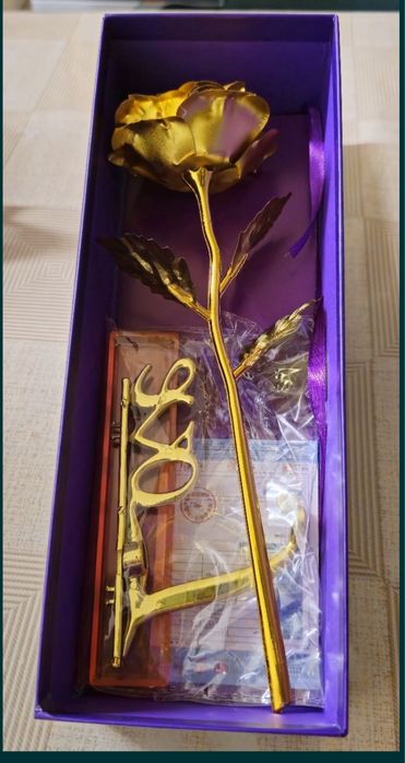 Trandafiri Suflați cu Aur 24 K , Super Cadou de Valentines Day !!!