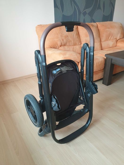 Бебешка количка Maxi Cosi Plaza + 2 в 1 Essential Graphite
