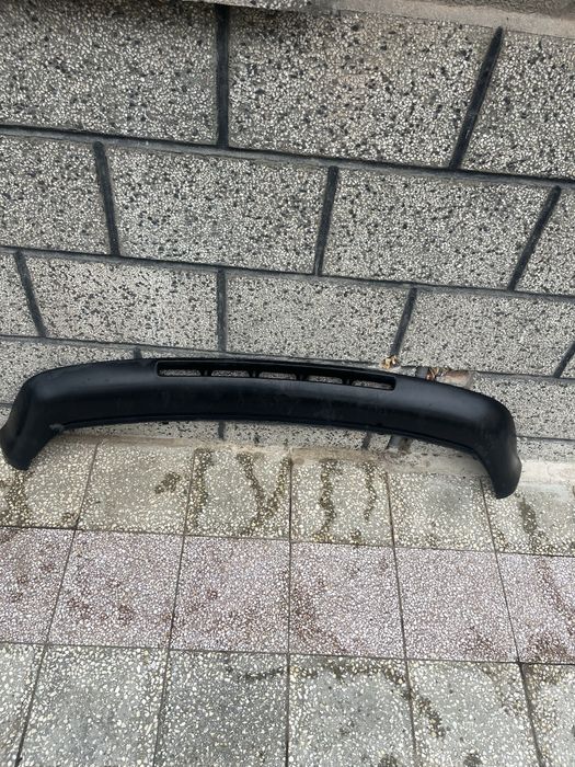 Нож,лип предна броня голф 4