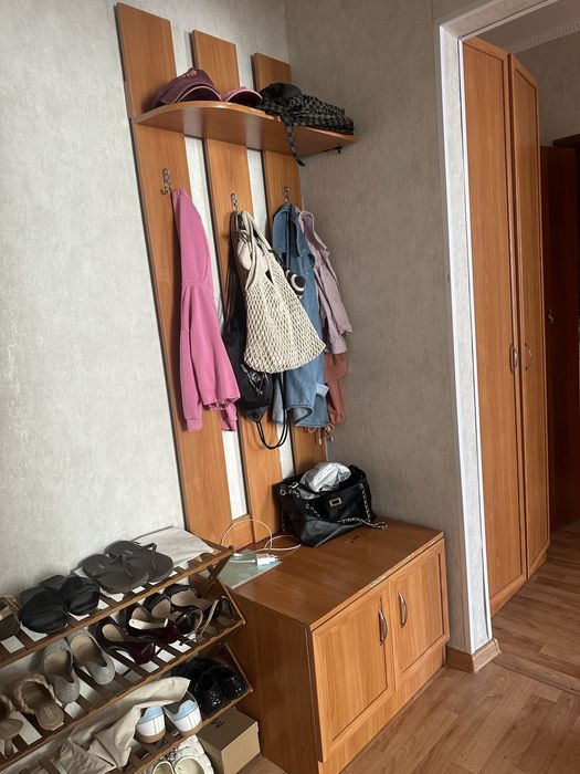 Продам   прихожую