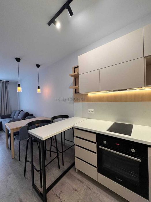 Дава се под наем Двустаен апартамент в Пловдив, Център - 60 кв.м за 590 € - Снимка #2