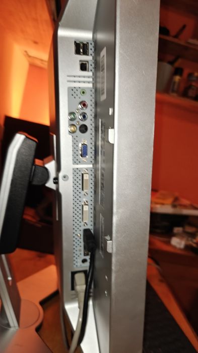 Монитор Dell 2408wfp