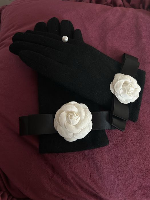 Manusi negre, noi, cu accesoriu