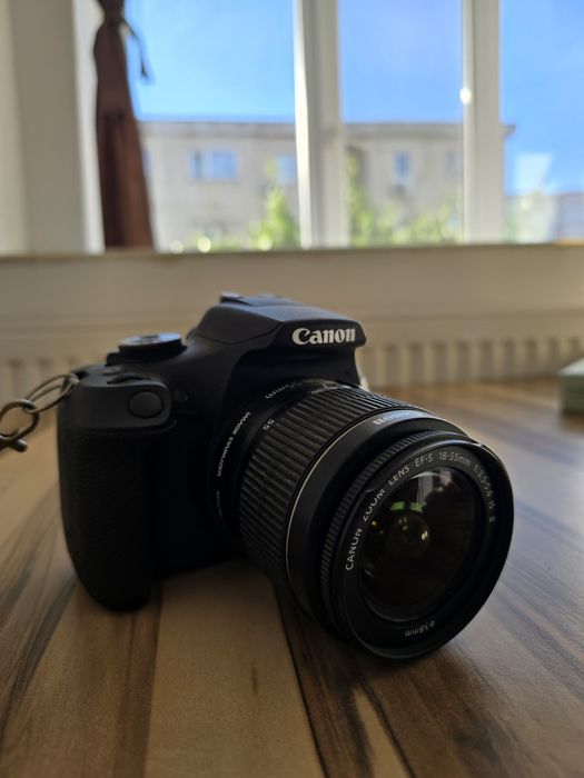Cannon 2000d + obiectiv 18-55