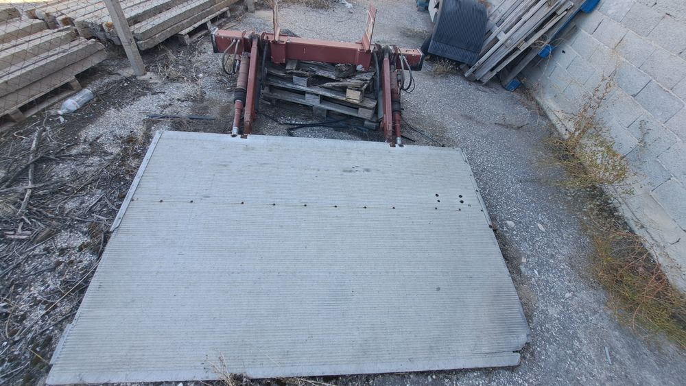 Падащ борд за камион