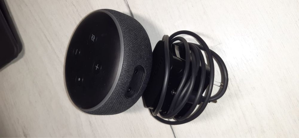 Boxa Inteligenta Amazon Echo Dot