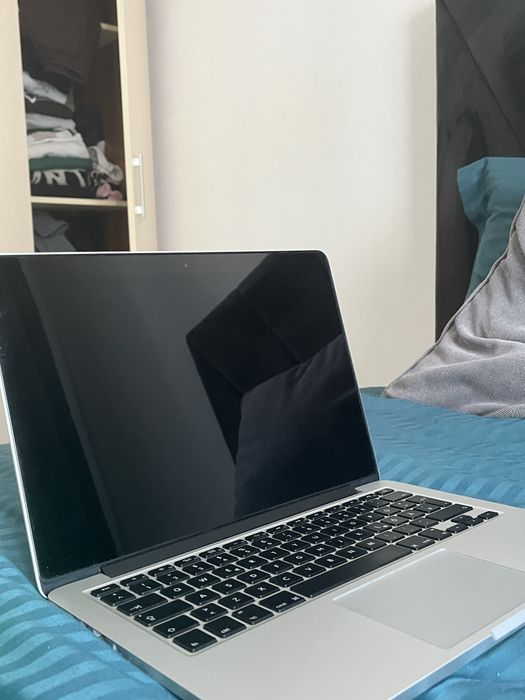 MacBook Pro 2015 – Ecran Retina – Pentru Piese / Reparabil (SSD Mort)