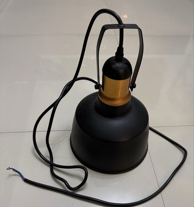 Lampa suspendata in stil industrial