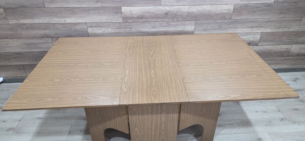 Стол книжка праздничный