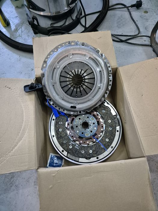 Vând Volvo v50 2.0d