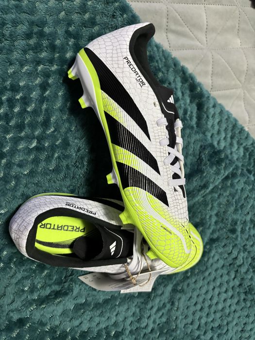 Ghete fotbal adidas noi nr 37