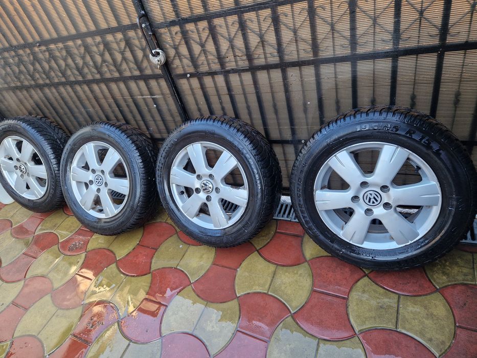 Jante aliaj ușor originale VW 5x112 cu anvelope de iarna