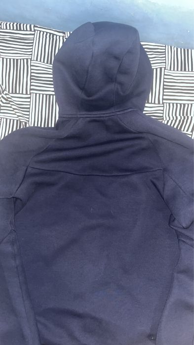 Тъмно-син nike tech fleece суичер
