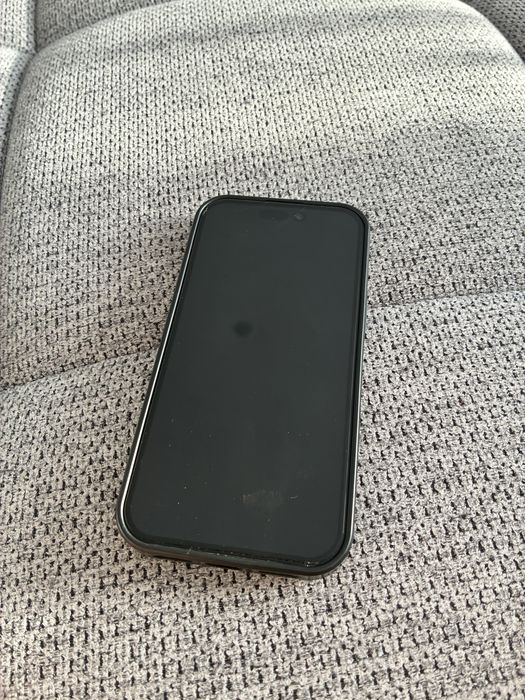 Продам айфон 15 на 128 гб