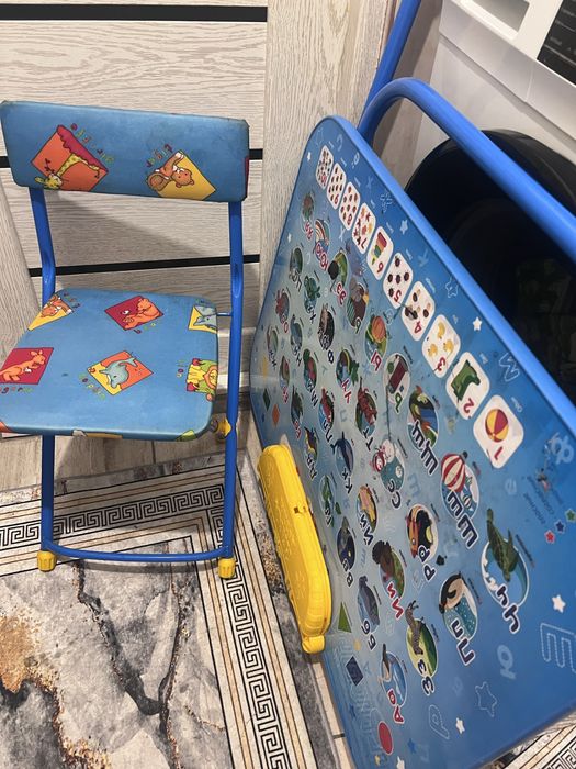 Детский стол со стульчиком