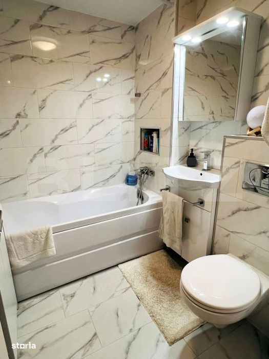 Apartament 3 camere de vanzare, 55 mp, zona Sovata