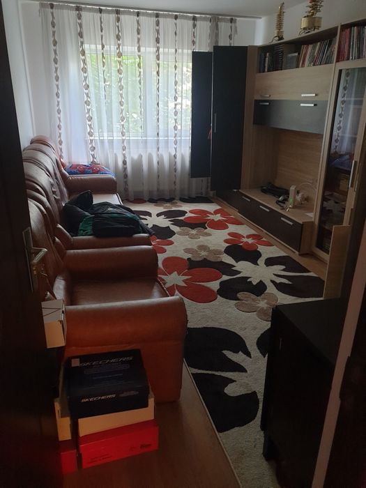 Inchiriz apartament 2 camere Cuza Voda