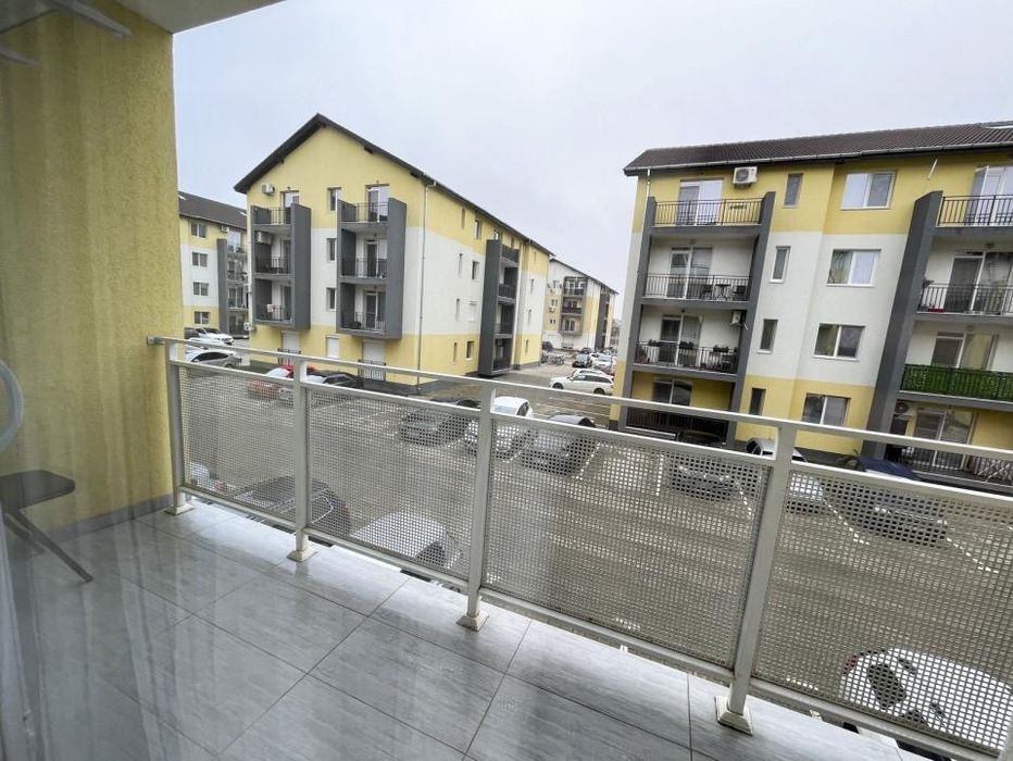 Inchiriez apartament cu o camera decomandat 38mp Giroc