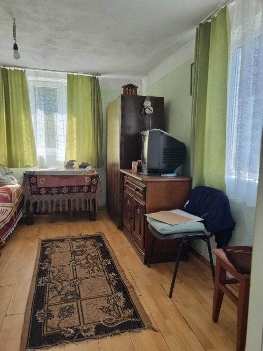 Vand casa plus teren de 25 ari