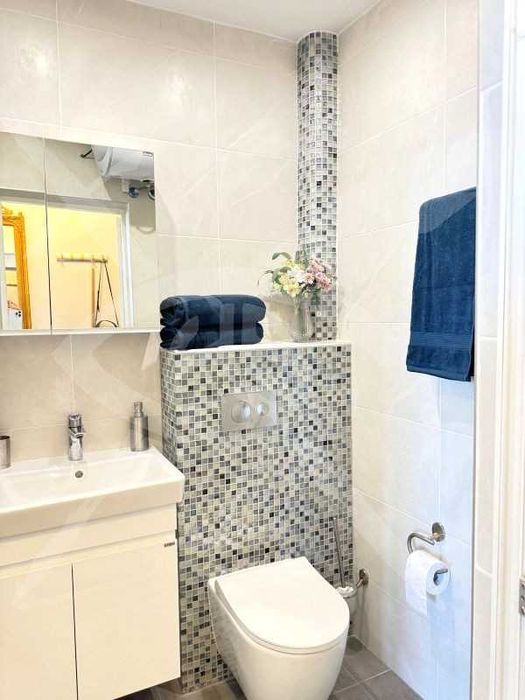 Едностаен - Център