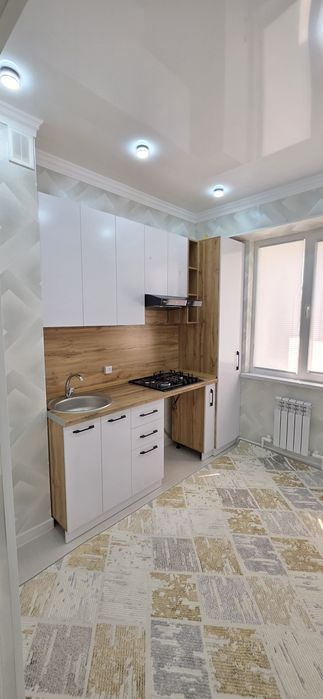 Tinchlik plaza oldida 2 xona qilingan