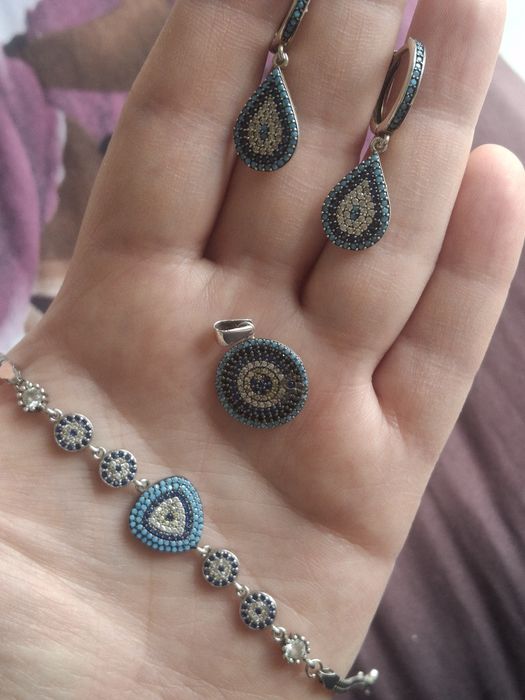 Продаю серебряный комплект